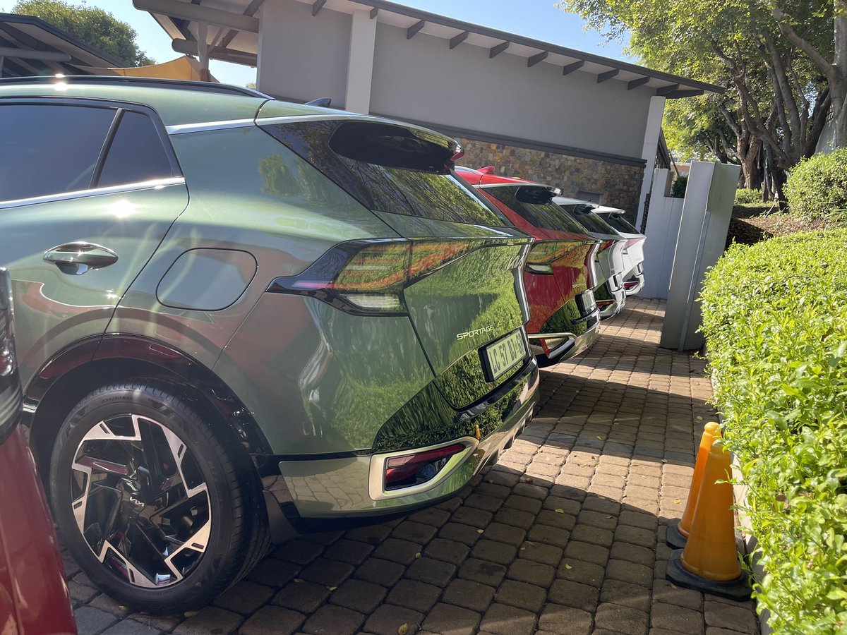 We have arrived at the Seven Villa Hotel & Spa for the launch of the Kia Sportage CRDi. It’s powered by a 1.6 turbodiesel engine that produces 100 kW and 320 Nm. Power is sent to the front wheels via… 
#MovementThatInspires #KiaSportage #SportageCRDi