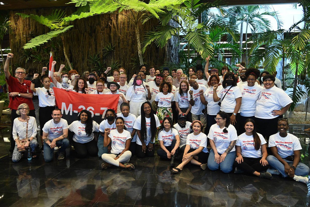 Ayer #Cuba se vistió de solidaridad, amistad, amor y paz. 
Toda la isla presente en el Palacio de las Convenciones junto a esta familia de amigos y amigas. 
#CubaNoEstáSola 
#IzquierdaUnida