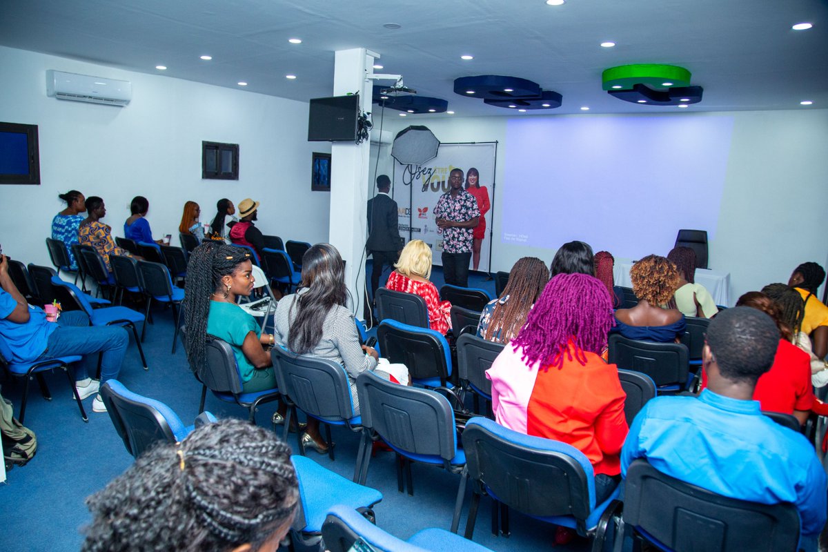 businessSpring3's tweet photo. R E M E R C I E M E N TS
Un grand merci 🙏 à #Nefertiti_coach_mindset pour l'organisation de sa Master class ce Samedi 28 Avril 2023, dans nos locaux. Nous somme très honorés pour la confiance que vous nous avez accordée.
Votre salle sera toujours disponible pour vous.
#merci https://t.co/77HkoQev6c