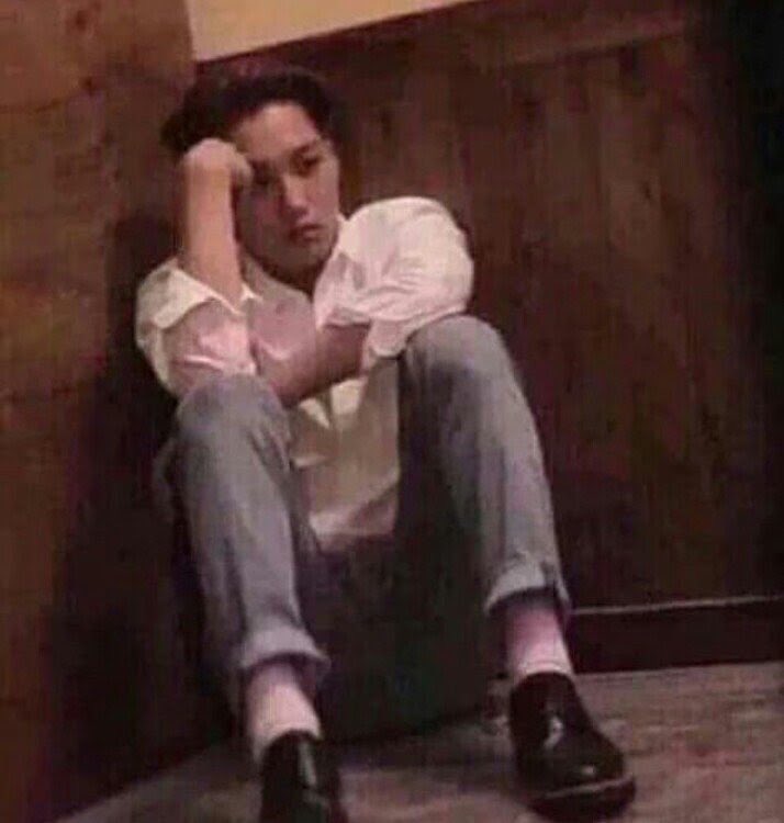 chapter519's tweet photo. exo ls will wait another 2 years to see exo as full group again... https://t.co/HuFiUbmk4p