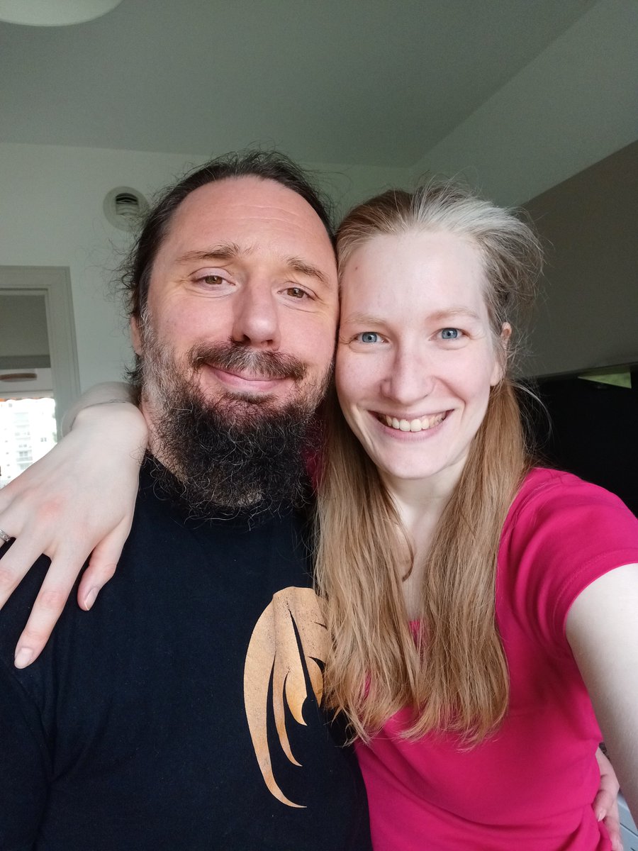 Choosing a career in research can require great sacrifice on the family front. After 5 years of living apart on 2 continents and 3 countries, my husband and I finally have 2-year positions in the same city! A happiness we intend to enjoy as long as we can #research #family #expat