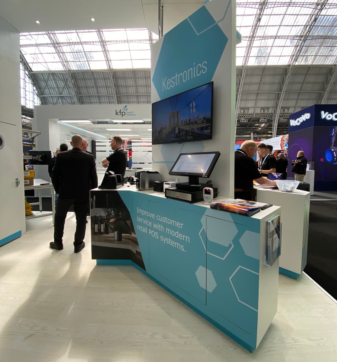 kestronics's tweet photo. Thanks for visiting our stand at @RetailTechShow We showcased our latest tech solutions, including the new packing bench. Looking forward to seeing you next year! #RTS2023 #RetailTechShow #PackingBench #Technology https://t.co/8DKJS1q6FM