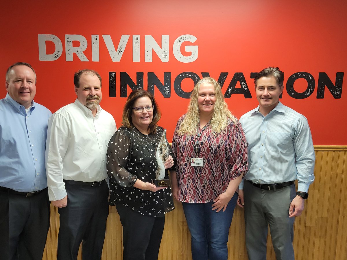 Gleasonposts's tweet photo. Team Industries presents Gleason Cutting Tools with an Outstanding Supplier Award for keeping them supplied with gear cutting tools during Covid times. https://t.co/3A4NA5XjRJ
#gleason #gleasoncuttingtools #teaminudstries #supplieraward #geartools https://t.co/bfb6YYbylL