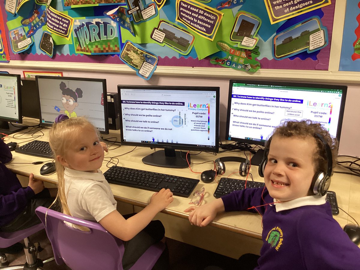 MissMoon tweet media