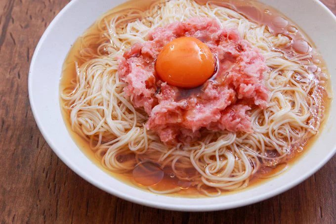 マグロとの組み合わせが美味しそう！暑くなってくるこれからの季節にもぴったりそうな素麺レシピ！