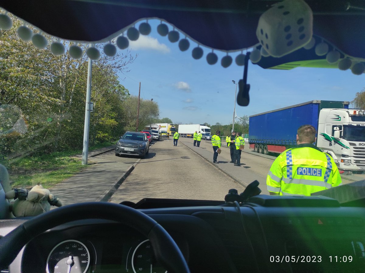 #SpotTheDifference A drivers view of the road ahead should be clear and unobstructed. #OpMethane