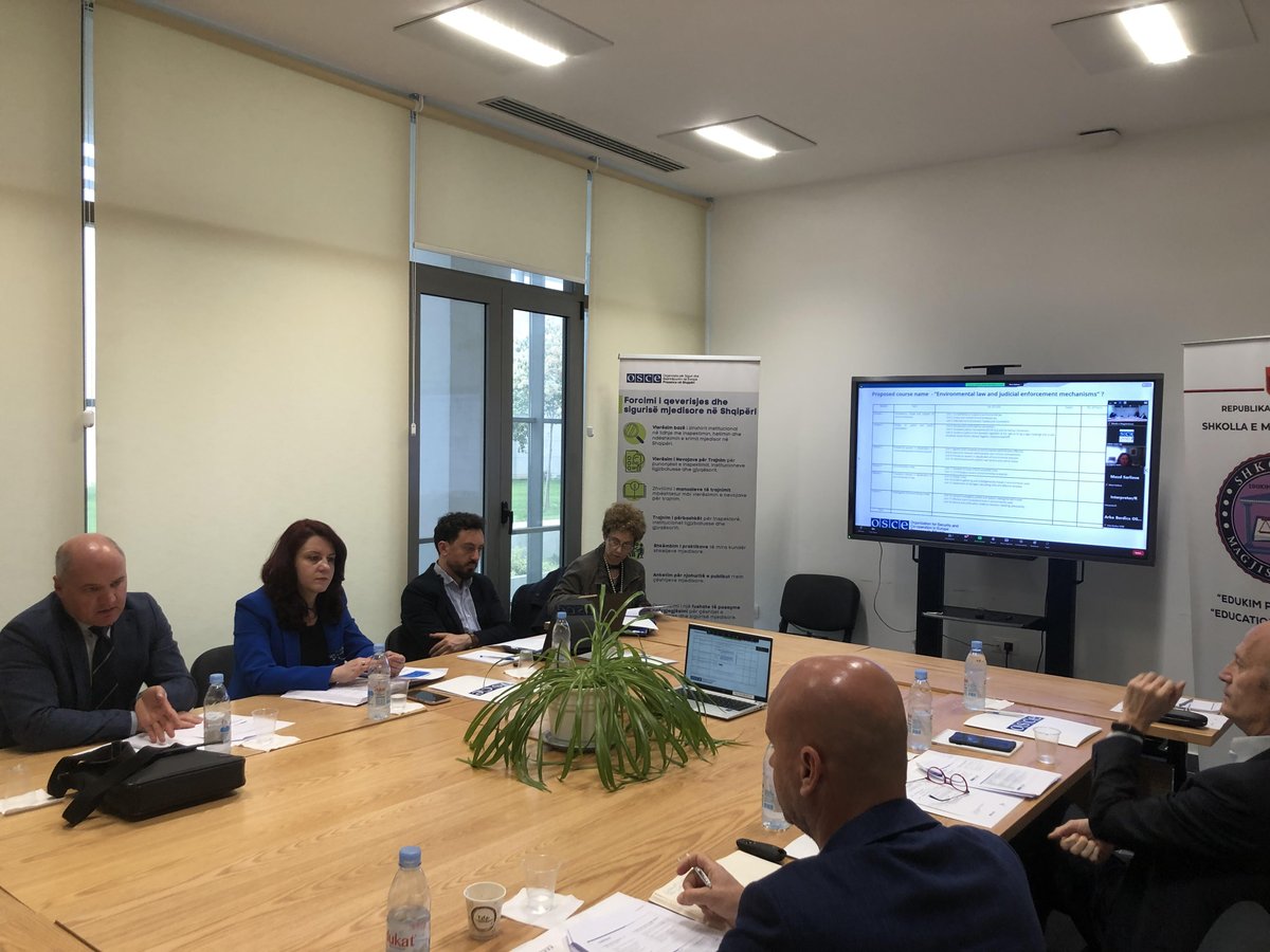 Vitin akademik '23-'24, me mbështetjen <a href="/osceinalbania/">OSCE Presence in Albania</a>, Shkolla e Magjistraturës do prezantojë një kurrikul të re &amp; gjithëpërfshirëse për legjislacionin mjedisor+mekanizmat gjyqësorë. Ekipi i ekspertëve &amp; përfaqësues të Shkollës u mblodhën për të diskutuar strukturën e kurrikulës.