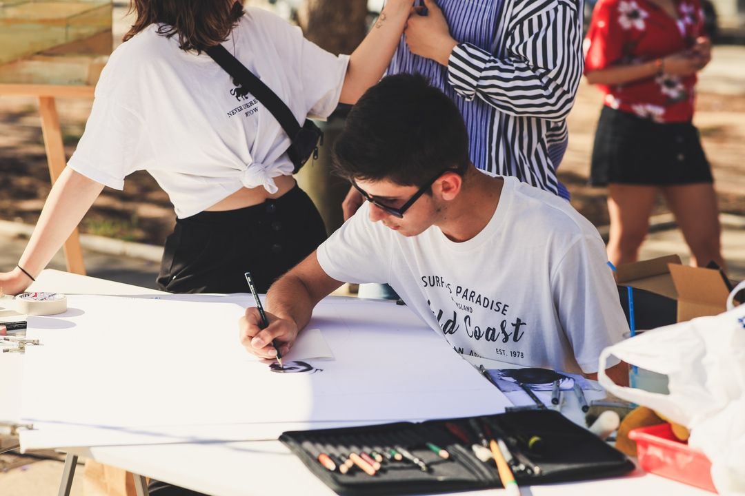 👌🏽Excel·lents artistes tindrem al 🤖𝐕𝐈 𝐅𝐀𝐂𝐓 𝐝'𝐀𝐥𝐠𝐞𝐦𝐞𝐬í aquest dissabte 6 de maig a la plaça del Pla d'Algemesí.

🎨Claudia López 
🎨Ruth Puchades
🎨Rubén Caro 
🎨María Rodenas
🎨Marta Palop
🎨Núria Ferragud

𝐀 𝐏𝐀𝐑𝐓𝐈𝐑 𝐃𝐄 𝐋𝐄𝐒 𝟏𝟕.𝟎𝟎𝐇!👩‍🎨
@algemesi_net