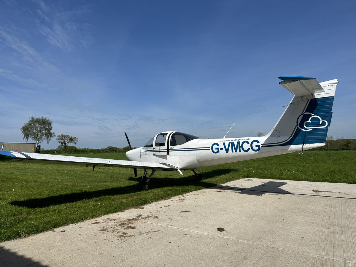 Small break from ATPL revision this morning for some proper grass strip GA #ppl #aviation