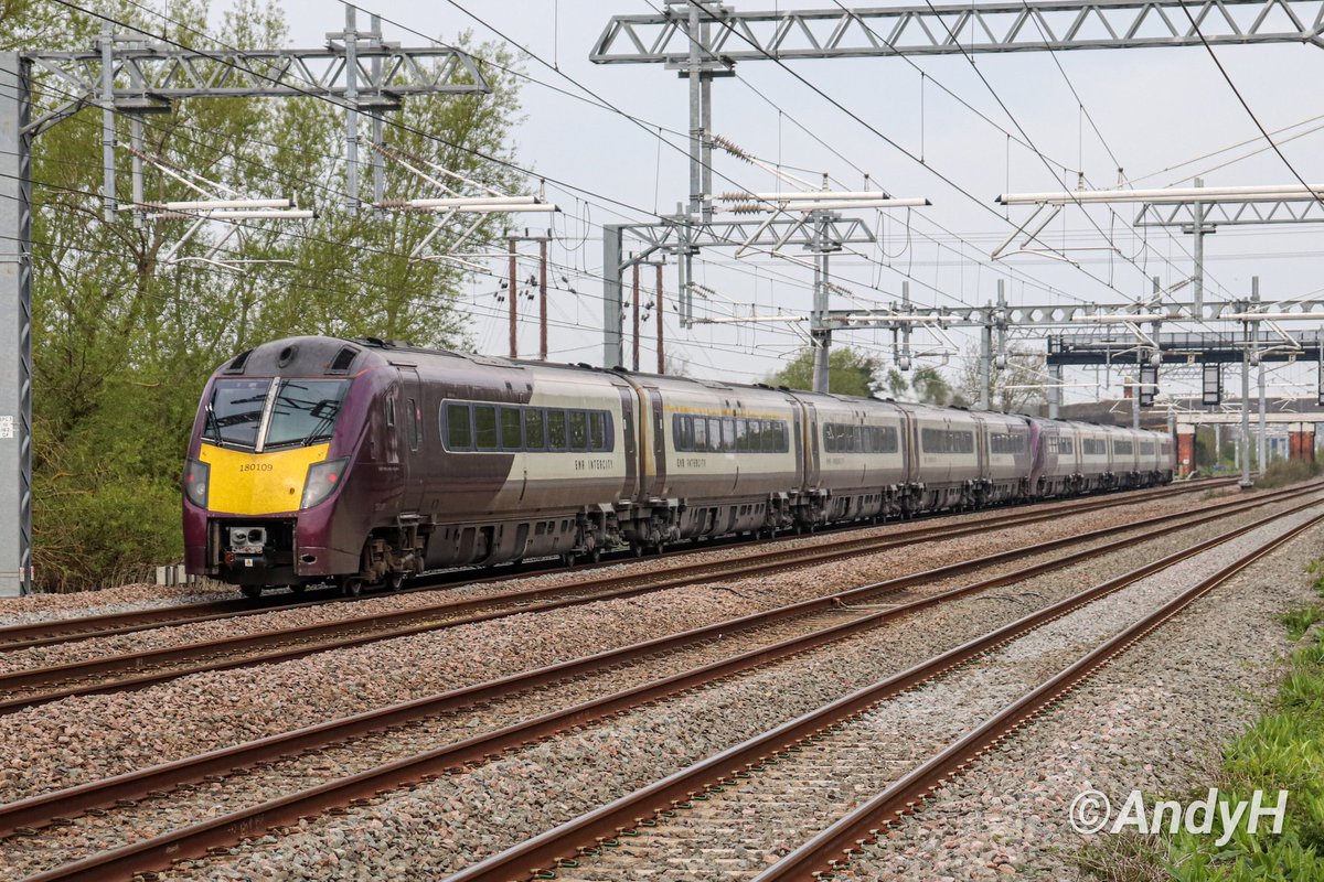 holtona72's tweet photo. Another #OneEightyWednesday 🎯 from the #MML but for how much longer.. A 10car set was out on Sunday comprising 180111 & 180109, seen here heading towards Kettering, past Isham, with #EMR 1D06 10.00 St.Pancras-Nottingham, 109 nearest the camera on the London end. 30/4/23 https://t.co/DRDjcRtpRW