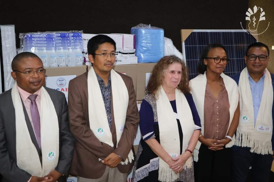 ✔️Des équipements de chaîne de froid ont été installés dans les régions d'Atsinanana, Analanjirofo, Haute Matsiatra, Fitovinany et Melaky pour garantir la conservation des #vaccins. Le Gouvernement actuel redouble d'efforts pour renforcer les mesures de #prévention sanitaire.