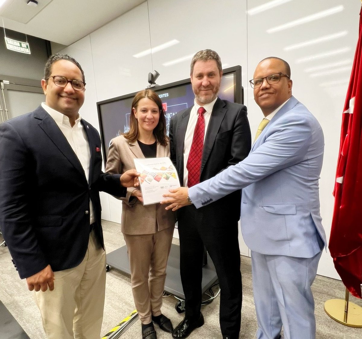 DespertarNacio2's tweet photo. Foro DoMadrid promueve Rep. Dominicana como destino expansión de empresas españolas y “Feria Agroalimentaria 2023” https://t.co/ZjmJ2vyPG1 vía @DespertarNacio2
@FrankSeguraC
@BennyMetz #madrid #domadrid https://t.co/r0lu3GhXw5