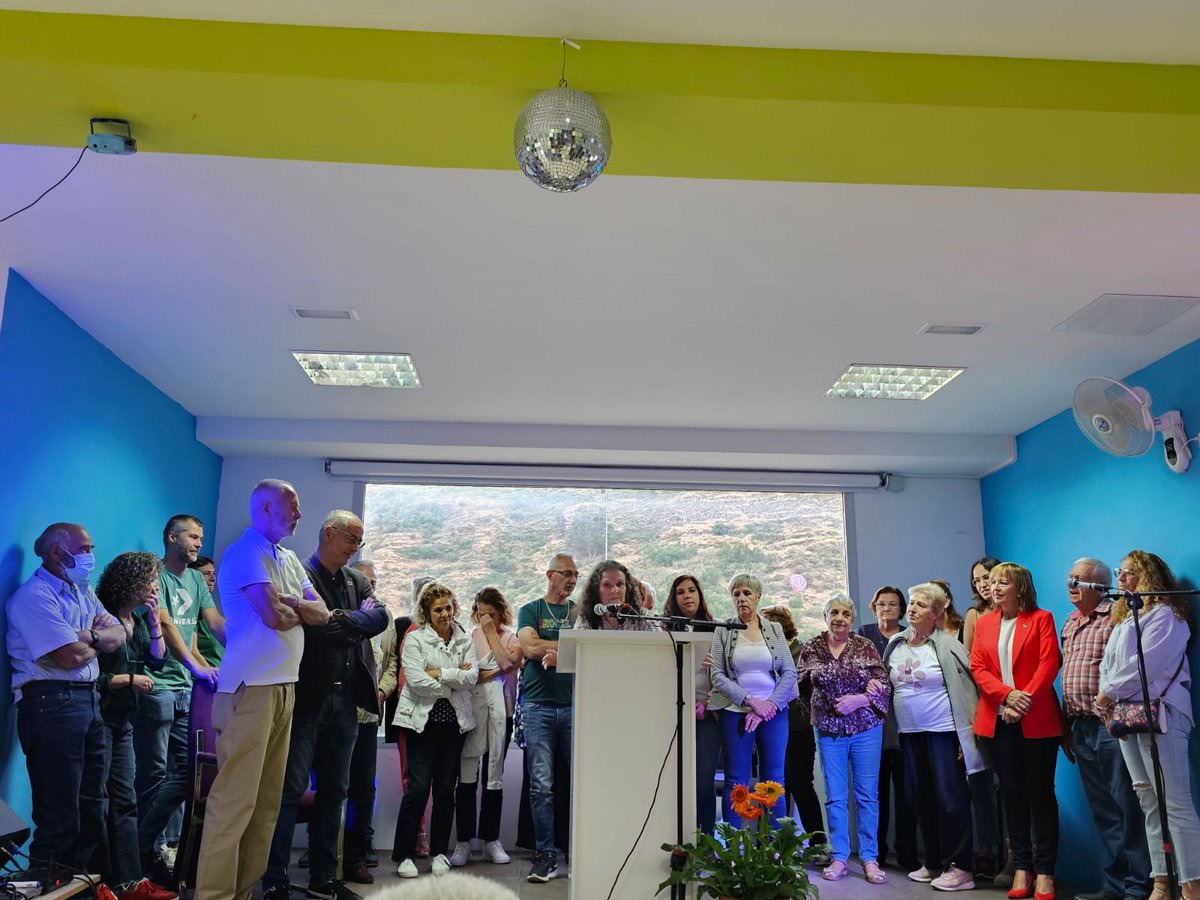 AlternativaxSM's tweet photo. El viernes tuvo lugar en #Utiaca, con motivo de la celebración de las fiestas en honor a Santa Mónica, la lectura del pregón a cargo de nuestra querida vecina y amiga Mila Dèniz. https://t.co/ZcVL35oi7v