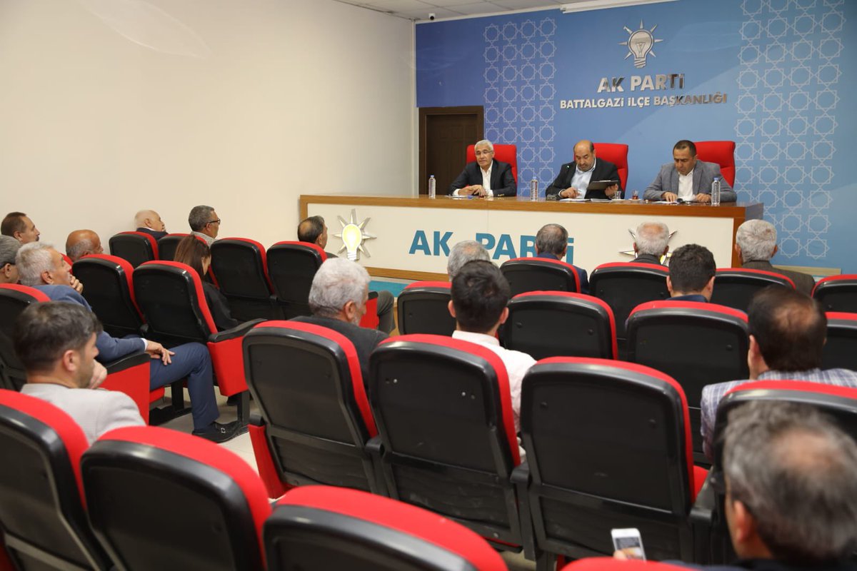 osmangudertr's tweet photo. #Mayıs Ayı AK Parti Grup Meclis Toplantımızı, AK Parti Battalgazi İlçe Başkanımız Basri Kahveci Başkanlığında gerçekleştirdik. Hayırlara vesile olsun.

📍AK Parti Battalgazi İlçe Başkanlığı https://t.co/YGfWGedIwv