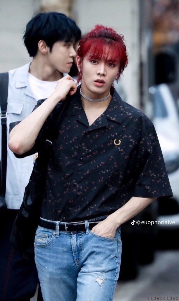 nctzenbase's tweet photo. 🫶 GUYS INI BENERAN YUTA RAMBUTNYA PERNAH GINI? APA EDITAN? KALO BENERAN INI ERA APA? https://t.co/tHdyEjoKF3