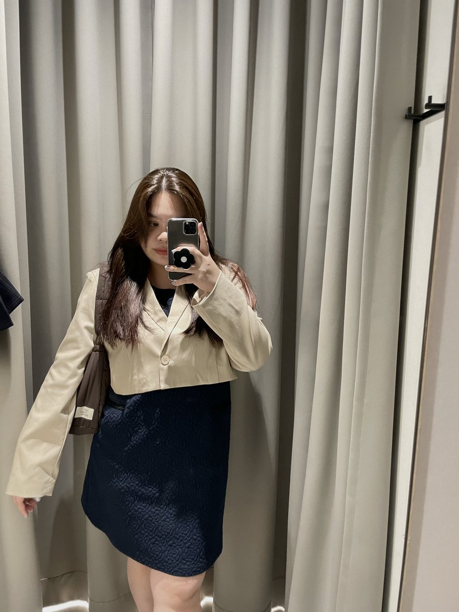 beehalcyon's tweet photo. obsessed with my paper bunny puffer swing “brunette” I literally carry it with me everywhere 🤎 https://t.co/hlWnBvIXKy