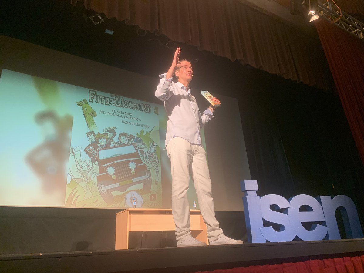 ejimegar's tweet photo. Gracias a @Robrto_santiago por acompañarnos en una maravillosa jornada en @ISEN_Cartagena con los centros @MaristasCt @AtalayaCeip y #herrerias. 
Emocionante ver la cara de ilusión de niños y niñas por tener delante a su escritor favorito. Y de muchos de nosotros no tan niños. https://t.co/Hx7yesYzkC