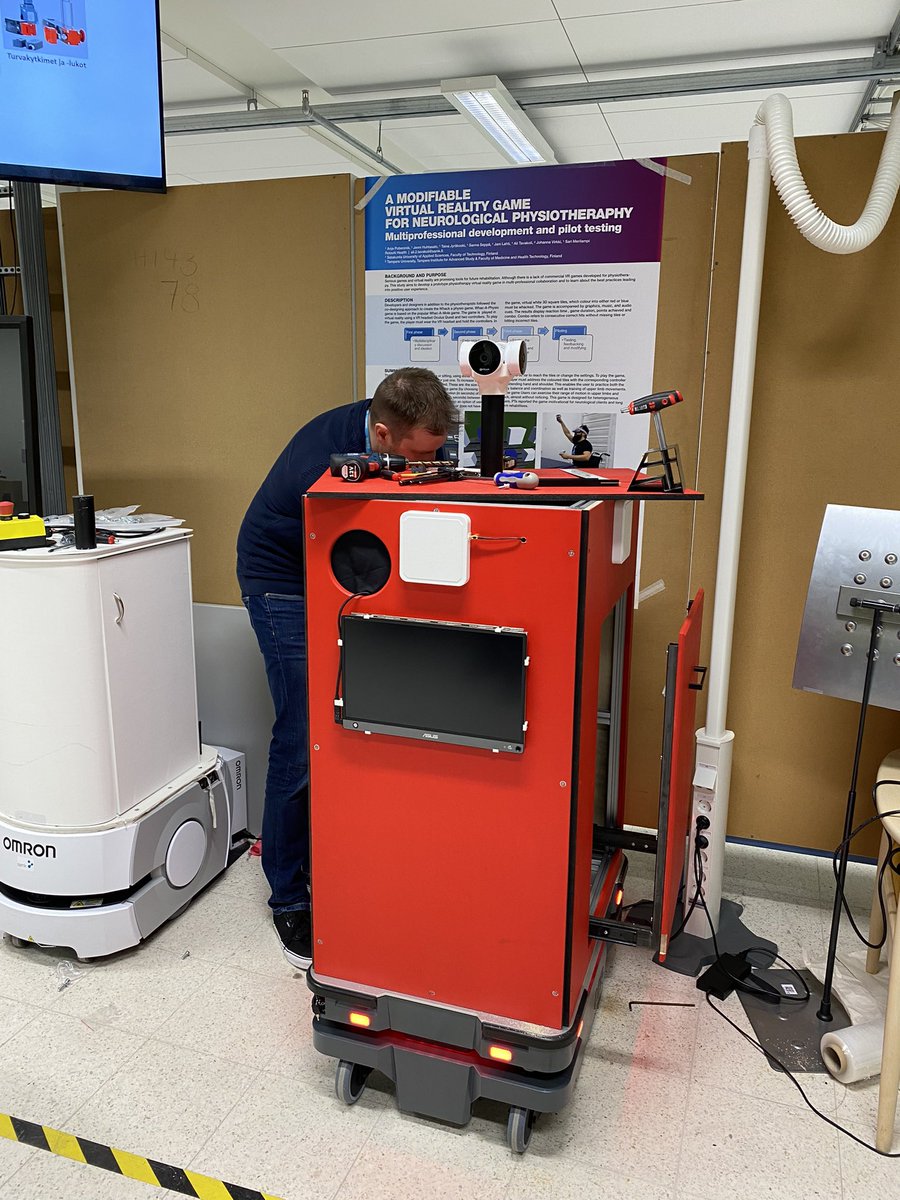 Se valmistuu!! RoboRFID-projektissa kehitetty mobiilirobottiapuri, joka hyödyntää RFID-teknologiaa ja konenäköä mm. ihmisten ja tavaroiden tunnistamisessa, opastamisessa ja perehdytyksessä. Pilottitestit alkavat Diakonilla jo tässä kuussa. 💪🤖 @RoboAI2 @SatakunnanAMK
