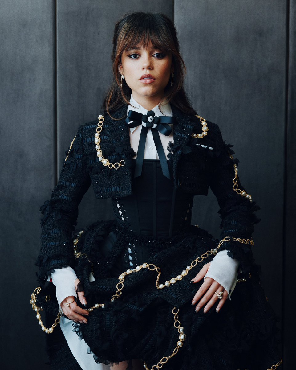 seipphic's tweet photo. this is genuinely one of jenna's best looks to date.

the fit embodies gothic elegance and i love how it displays both feminine &amp; masculine aspects. there's something so magnetic with the way she carries herself, and it seems as though the dress was made for her and her alone. https://t.co/AmnnW0H0I7