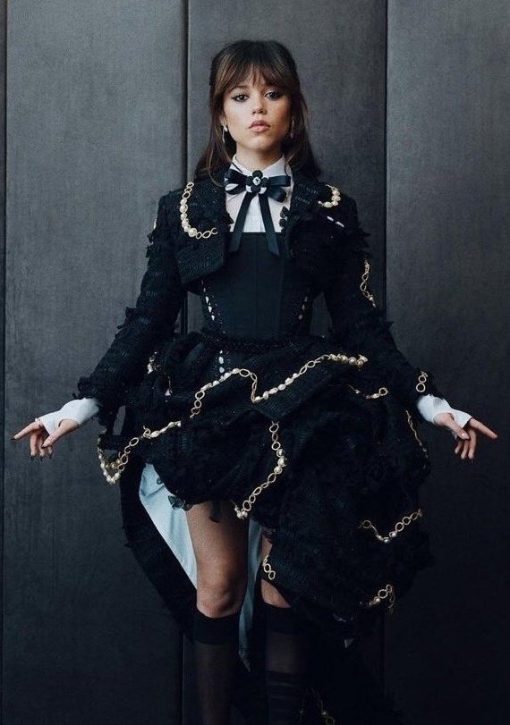 seipphic's tweet photo. this is genuinely one of jenna's best looks to date.

the fit embodies gothic elegance and i love how it displays both feminine &amp; masculine aspects. there's something so magnetic with the way she carries herself, and it seems as though the dress was made for her and her alone. https://t.co/AmnnW0H0I7