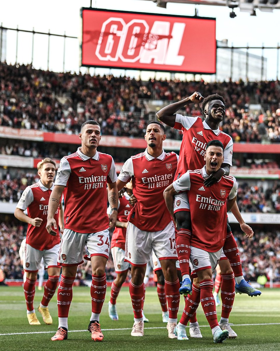 ESPNUK's tweet photo. Arsenal are the first team in English Football history to win 10 London derbies in a league campaign.

London is 🔴 https://t.co/nqSC0Z9wJA