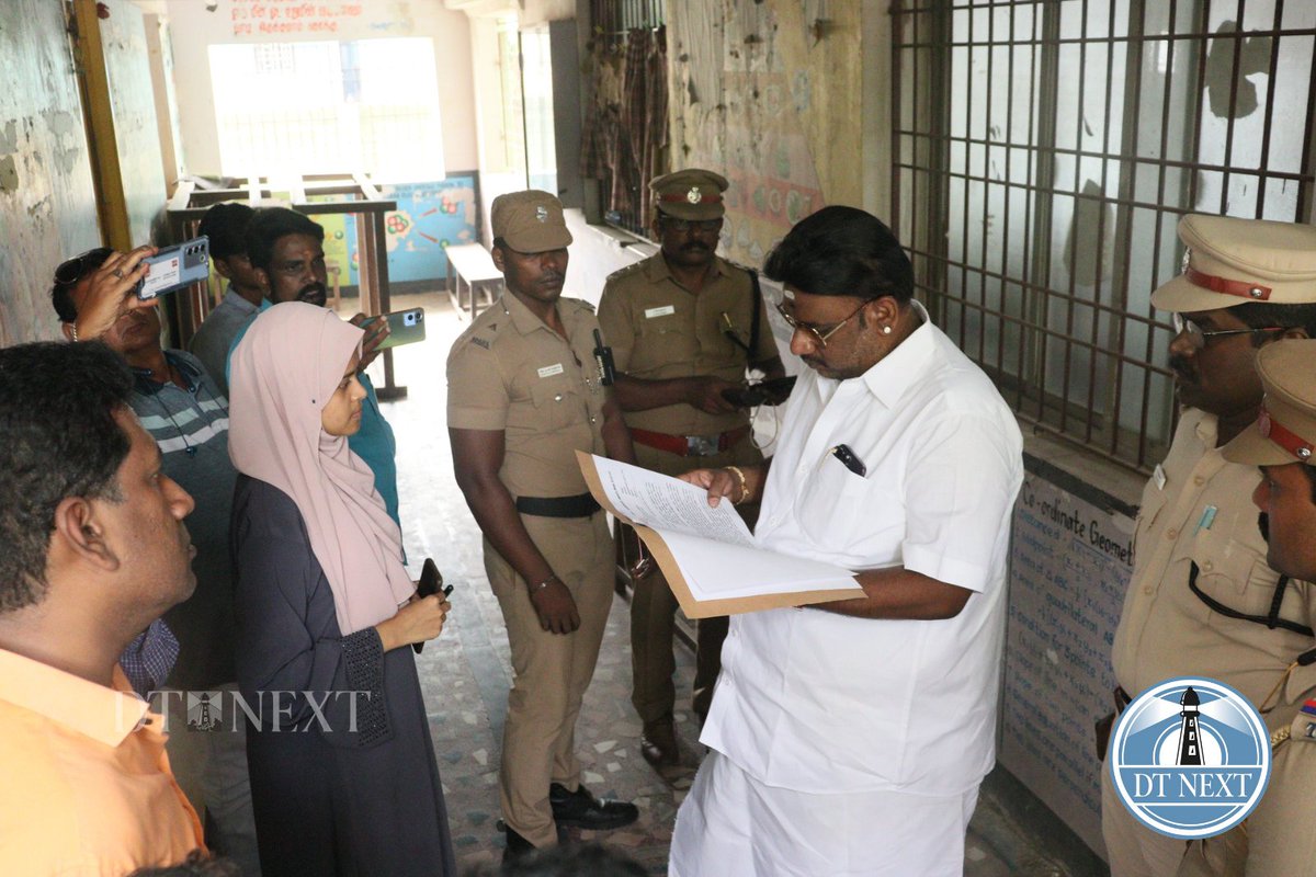 dt_next's tweet photo. Member of National Commission for Protection of Child Rights, Dr. R.G. Anand, inspected the Kalki Ranganathan Montford Matriculation Higher Secondary School, Kolathur today.
📸 Ranjith Kumar
#childrights #childrightsprotection #Kolathur #Chennai @DrRGAnandIND #DrRGAnand https://t.co/0PJ7is2K09
