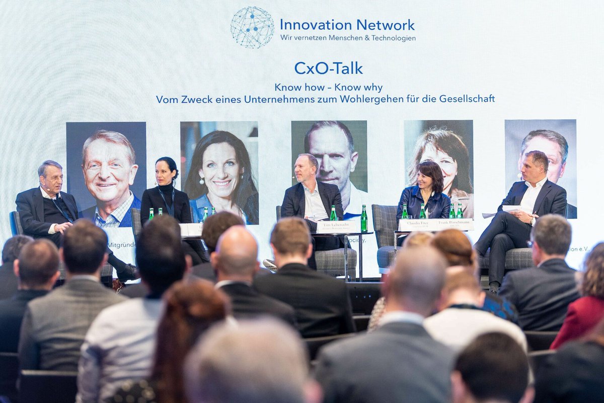 BITMi's tweet image. Auf dem Deutschen Innovationsgipfel kommen am 10. Mai wieder #Entscheider und #Vordenker zusammen. BITMi-Mitglieder können einen rabattierten Zugang (20 %) zum Entscheidertreffen erhalten. Wendet euch dafür per Mail an uns! 
Weitere Infos👇
deutscher-innovationsgipfel.de