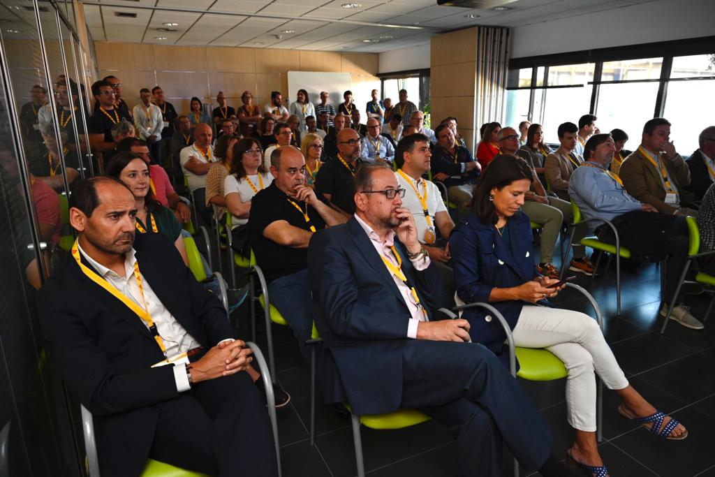 SikaSpain's tweet photo. @Sika

#Sika #HoyEsunGranDia #SikayMBCC #TodayIsABigDay #SikaandMBCC #SikaSpirit  #SikaBeyondExpected #SikaMásAlládeloEsperado #SikaMásValorMenosImpacto https://t.co/ZfzMnB2wmf