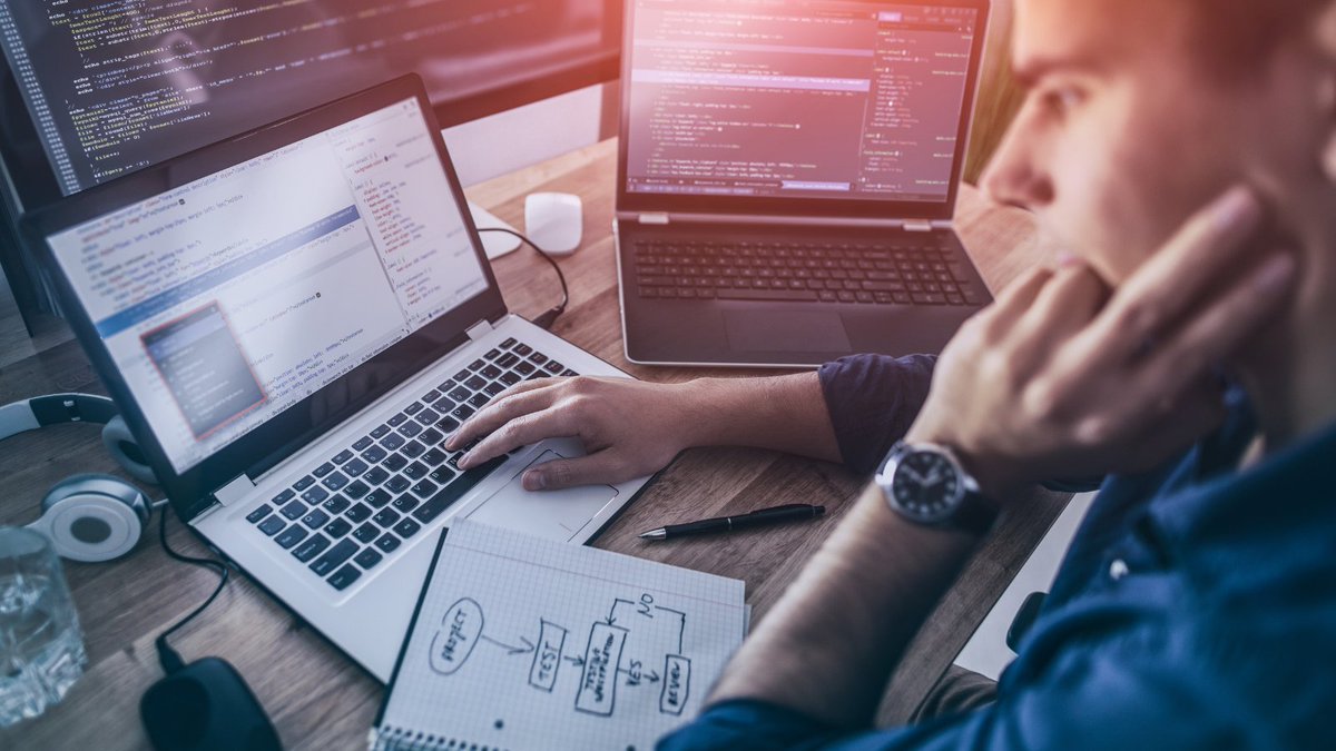 Ravenfoolhosts's tweet image. Did you know that clear, concise code is the key to successful web development? A few extra keystrokes now can save you countless hours of debugging later! #webdevelopmenttips #programmingpro