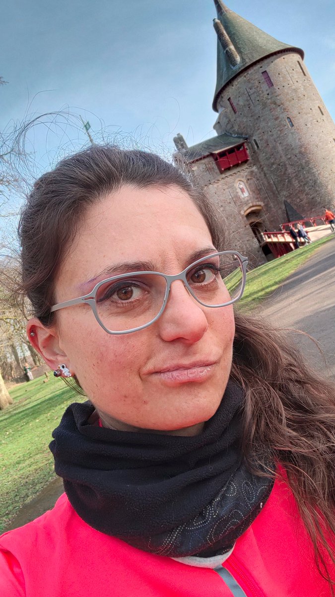 TiramiScience's tweet image. Oggi presentiamo un altro componente del nostro team: Alessia (@Af86Bio)
Lavora nell’ombra coi noi da oltre un anno occupandosi dei nostri profili social #Facebook ed #Instagram, vive un po’ in Trentino e un po’ Cardiff, attualmente lavora nel campo della #BiologiaSintetica.