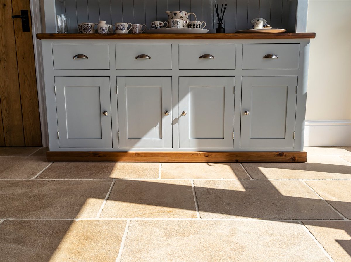 Warm tones on a #sunny day in May! Really feeling this #Avonbridge #Limestone today! 😎