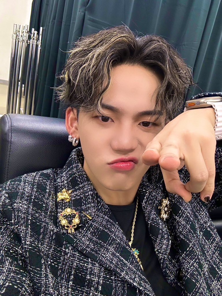 BOOM💜🔥💜🔥
#최현석 #CHOIHYUNSUK