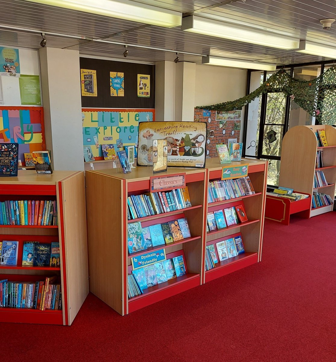 LancsLibraries's tweet image. Join our team of #LibraryApprentices at #SkelmersdaleLibrary
🗓️2 year fixed term
📜a level 3 apprenticeship award
📚💻🖨️part of the team delivering reading, learning, information, culture
Apply now #apprenticeship #LancsCCJobs #jobs #LibraryJobs …asfaukgovprod1.fa.ocs.oraclecloud.com/hcmUI/Candidat… #WestLancs