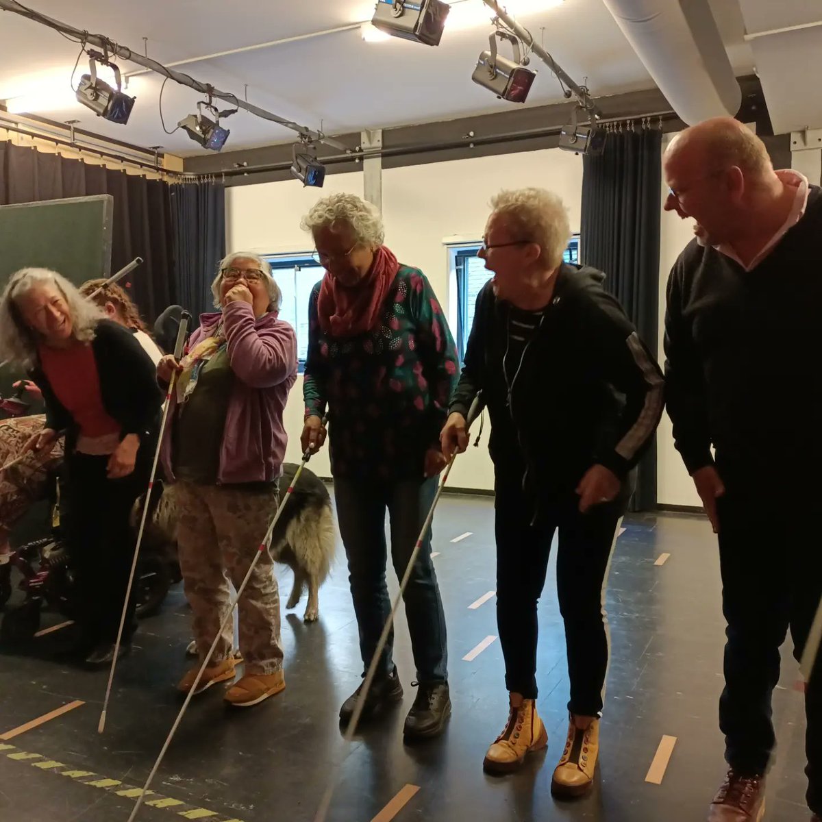 balangereis's tweet photo. De geboekte voorstelling op 10 mei gaat helaas niet door.
Toch blijft Theater Wirwar repeteren, voor enkele bijzondere evenementen in de naaste toekomst.
#Wirwar #TheaterWirwar #NAH #NietAangeborenHersenletsel #hersenletsel https://t.co/GeolvtMD3A