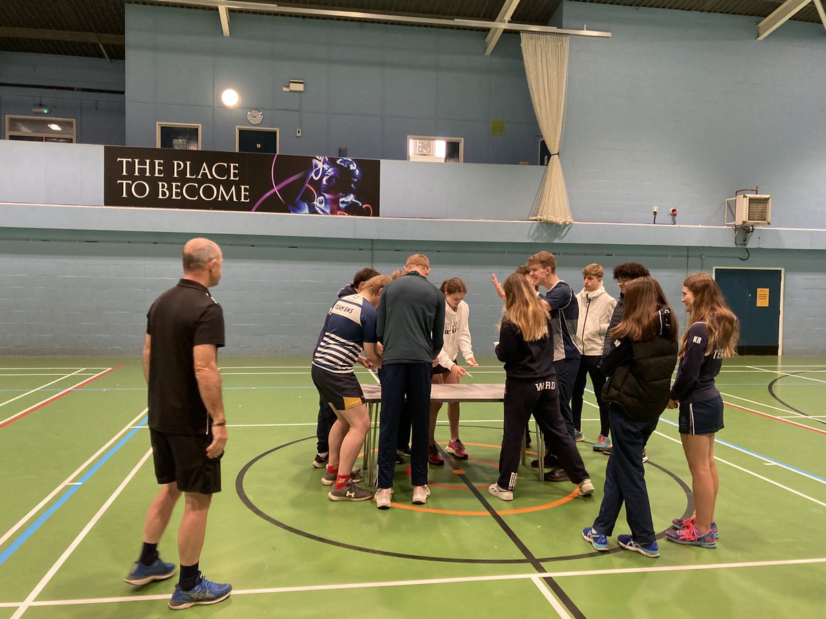 BWordsworths's tweet image. A Level PE @_UoW for the day. Huge thanks for a brilliant first session on coaching with Richard Cheetham @twowheelprof. Thinking outside the box and reflecting on the bigger picture of coaching #enabling #reflection #steppingaway #outsidein #14s