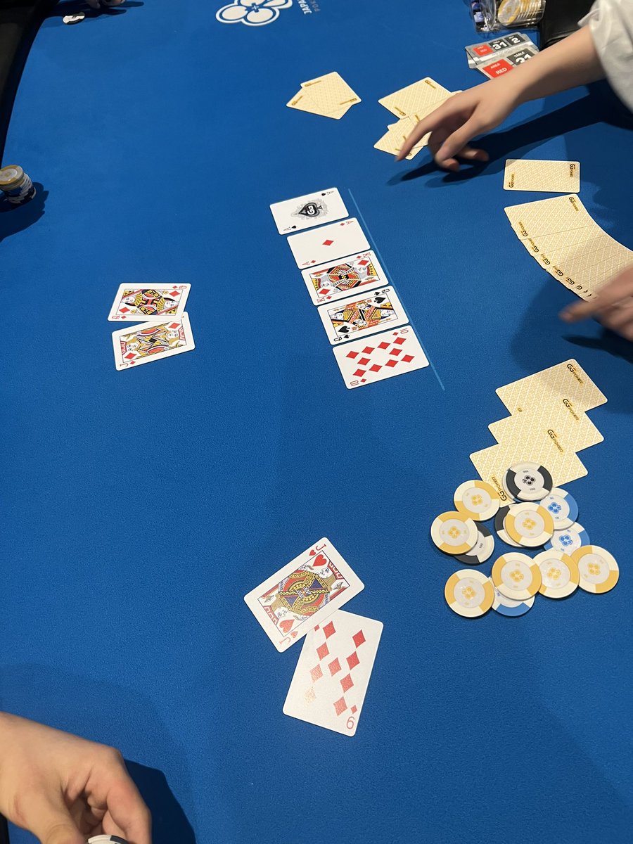 7010poker's tweet photo. #19 NLH Monster
人生初のロイヤル🥺
しかもオールインまでいった🥺
頼むからこのまま上振れてくれ https://t.co/mdBNDgsj2u