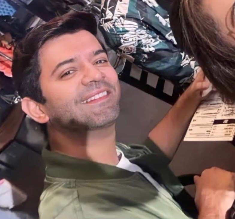 Jano_karem_2's tweet photo. Newwww photo 🌿💛🌿
#AcoldMess 💙💙
By Ridhi ig 💓💓
#BarunSobti ♥
@BarunSobtiSays https://t.co/eX9QDkJBUw