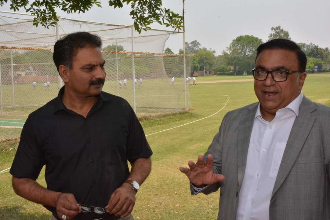 President Faisalabad Chamber of Commerce &amp; Industries Dr. Khurram Tariq visited Divisional Public School and College Faisalabad.