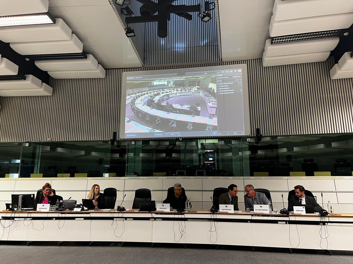 ForneaDumitru's tweet photo. @EU_EESC’s members are assessing this morning together with representatives of the @EU_Commission, @eu_eeas, &amp; Eurospace, the #EUSpaceStrategy for #Security &amp; #Defence. 

https://t.co/82CqvEsGcV

Rapporteurs: 
Mr. @MaurizioMensi 🇮🇹
Mr. @JanPieASD 🇸🇪

https://t.co/FtubThvEjC

🇪🇺 https://t.co/Of6eBhO3CQ