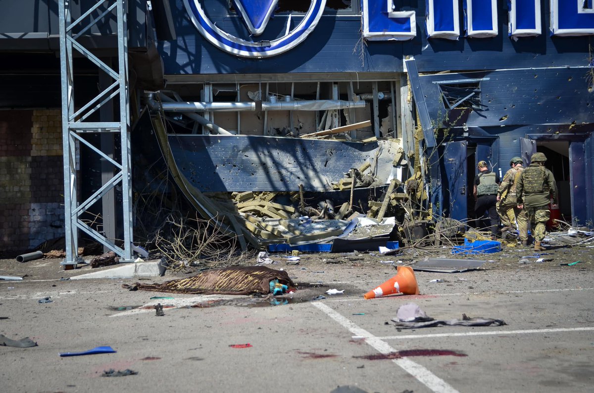 al_friendster's tweet photo. Today, #Russia attacked the Epicentre construction store in the peaceful city of #Kherson killing 3 people. 5 are wounded. How many evidents should be provided to prove that Russia is a terrorist state? https://t.co/qYOLZ1EhzA