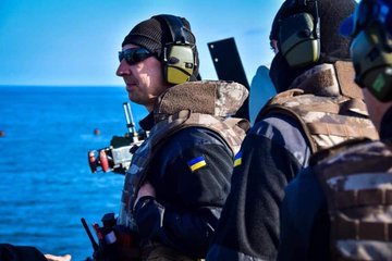 SlavaUk53622135's tweet photo. Ми - українці. Ми повертаємо свою землю. Захищаємо своє. 

#ua_navy #stoprussia https://t.co/1Wi86fjyzO