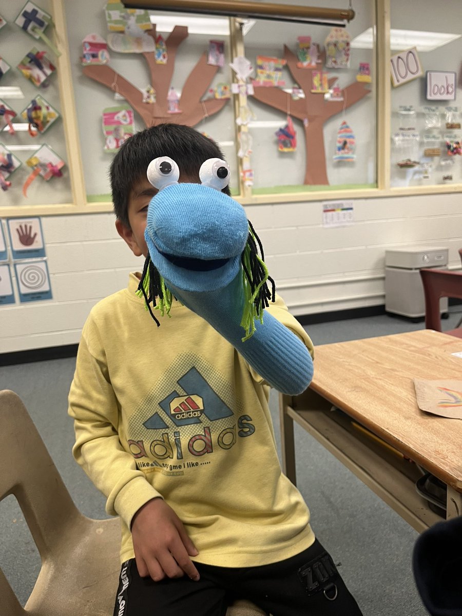 ms_christo's tweet photo. Created our little puppet friends to get into the Feel Your Best Self program! What a fun afternoon of social emotional learning! @silverspringsps #feelyourbestself https://t.co/IcuchsVzRC