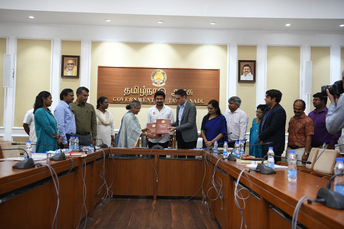 Alok Varma, PD – HCL Samuday, HCLF & Tmt P. Amudha, PS to Govt. of Tamil Nadu signed an MoU today expanding @HCLSamuday to 95 Village Panchayats of Thoothukudi
 @Udhaystalin @NidhiPundhir08 & Shikhar Malhotra, Board Member, @hcltech graced the occasion.
#superchargingProgress