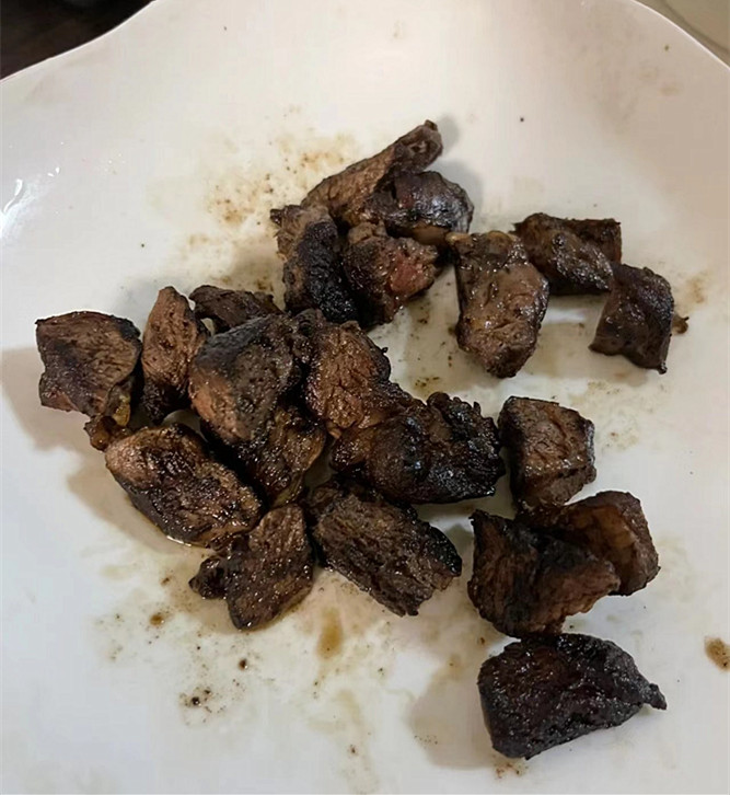 牛排要怎麽煎才不會這麽黑啊
#嗚嗚第一次煎牛排就這麽失敗😭
#心疼我的生活費🥺 https://t.co/rxVenJkQV6