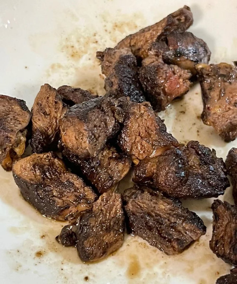 牛排要怎麽煎才不會這麽黑啊
#嗚嗚第一次煎牛排就這麽失敗😭
#心疼我的生活費🥺 https://t.co/rxVenJkQV6