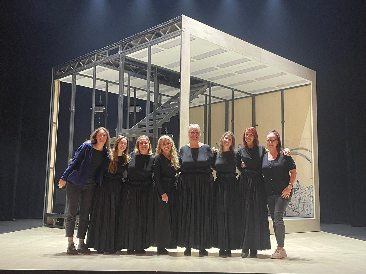 The Julius Caesar tour has arrived in Bradford!! ❤️ #RSC #JuliusCaesar #ThefatesofBradford #Bradford2025