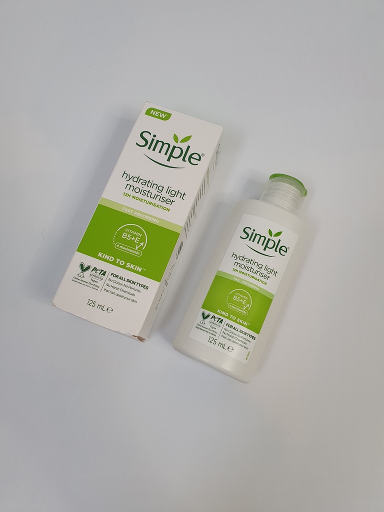 Today on the blog is a review of the Simple Hydrating Light Moisturiser Review. Link in Bio!
#simple #simpleskincare #skincare #skincareblogger #skincaredaily #skincarecommunity #browngirldoesmakeup #browngirls #browngirlbloggers #moisturiser #hydration