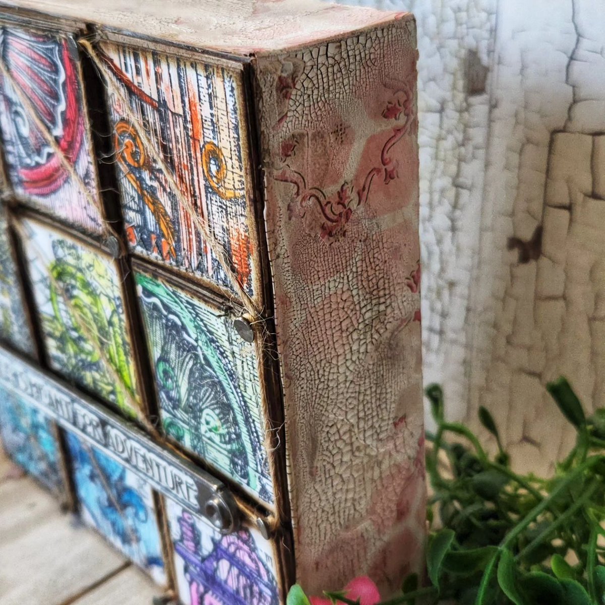stampers_anon's tweet photo. 🎨 Vignette Box + NEW #timholtzstamps Creative Blocks colored with Distress Watercolor Pencils—all popped up onto chipboard pieces for added dimension ✨

✂️ #handmade by @luv2papercraft

#creativeblocks #crafts #DIY #mixedmedia #onlineshopping #stampersanonymous #timholtz https://t.co/sm4nWc6TzW