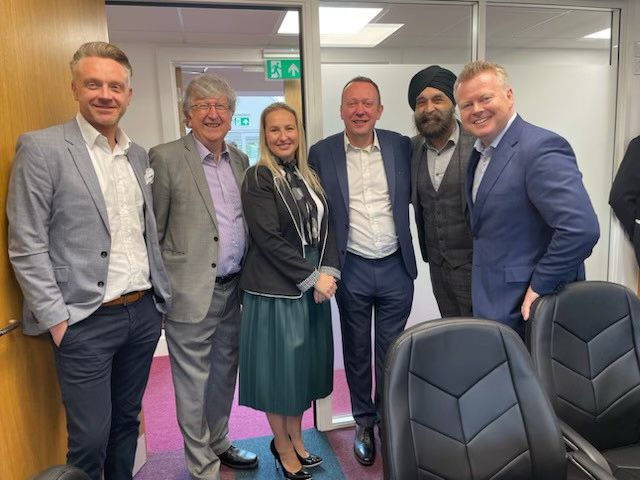 Our CEO was thrilled to be part of the round table discussion last Friday, which was expertly hosted by RCL Partners and Paul Faulkner. 

#businessisdonebettertogether #business #networking #members #businesslunch