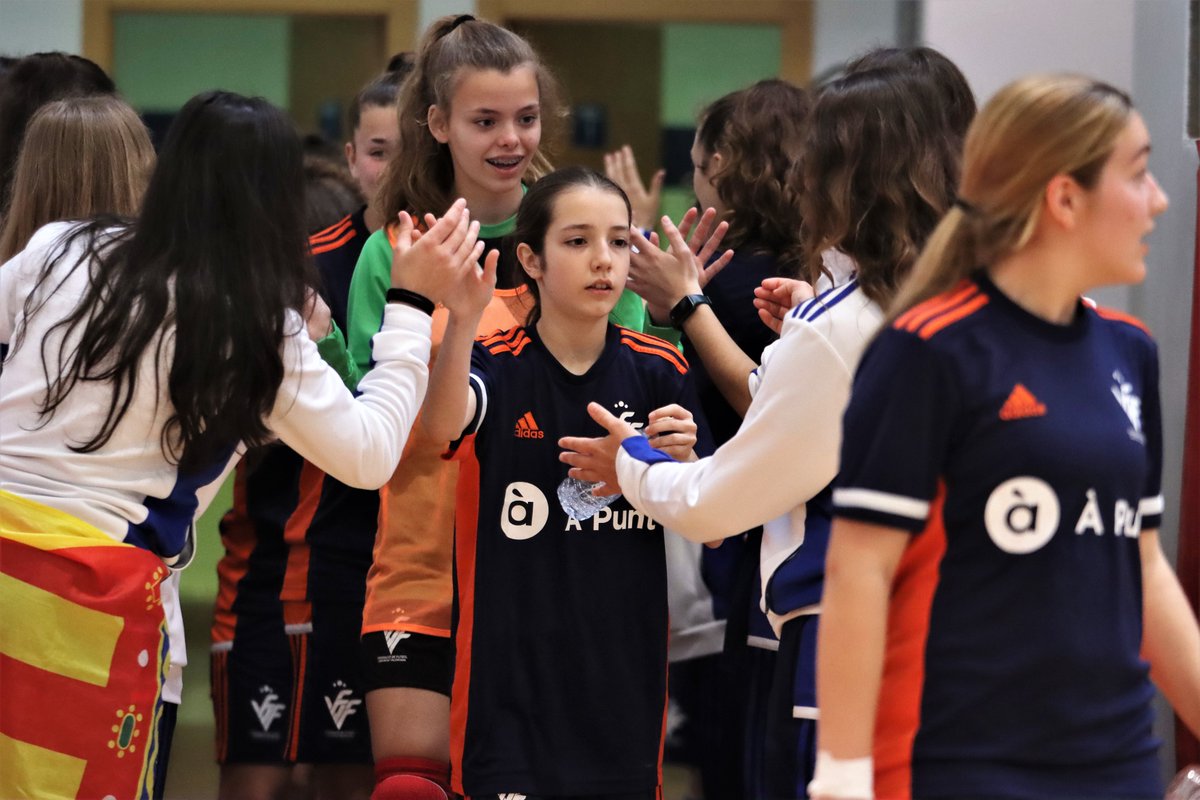 FFCV_info's tweet photo. | FUTSAL |

🤩 Laurita Lon, jugadora de la Selecció Valenciana Valenta y de @CDDominicos, convocada con la @SEFutbolFem sub-15 🇪🇸👏🏼

📎 https://t.co/3HwQ0h33Ze

#SomValenciana🔹🔸❤️ #SomFutsal #Valenta https://t.co/mFhZEuqg7u